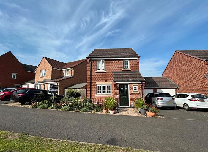 3 Bedroom Link Detached House For Sale In Loch Lomond Way, Peterborough, PE2