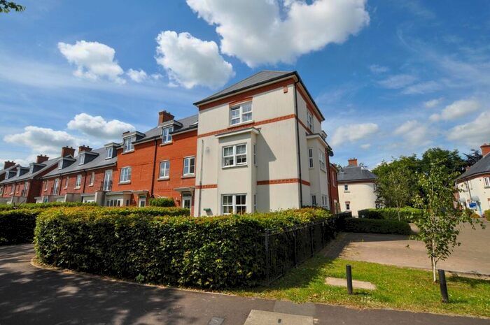 2 Bedroom Flat To Rent In Pottle Walk, Wimborne, BH21