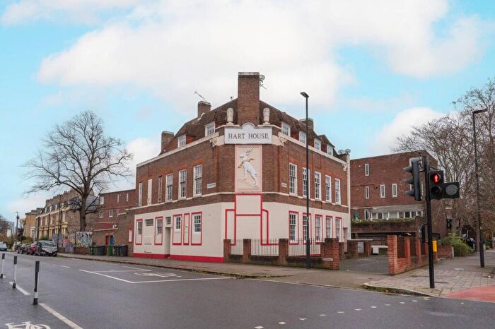 2 Bedroom Flat For Sale In Lilford Road, Camberwell, London, SE5