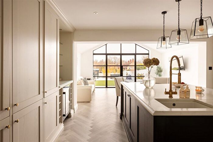 4 Bedroom Semi-Detached House For Sale In High Street, Nutfield, RH1