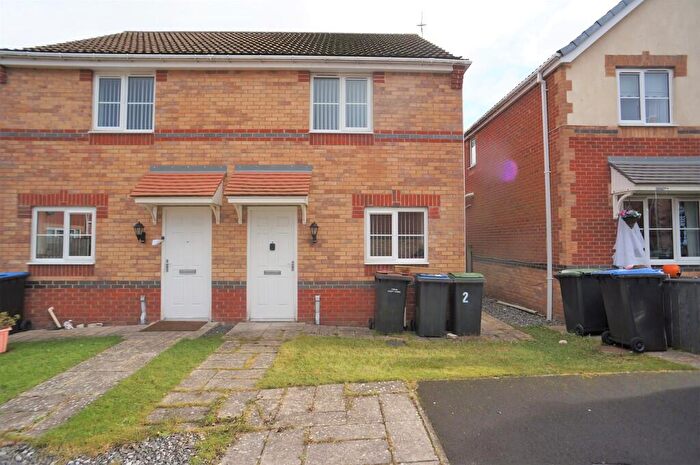 2 Bedroom Semi-Detached House To Rent In Balmoral Drive, Catchgate, Stanley, DH9