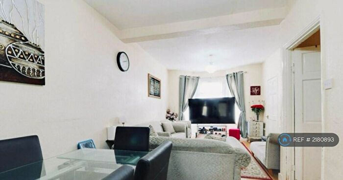 2 Bedroom Terraced House To Rent In Wingate Road, Ilford, IG1