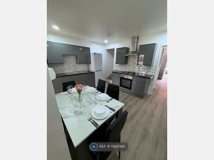 3 Bedroom Terraced House To Rent In Oxford Road, Reading, RG30