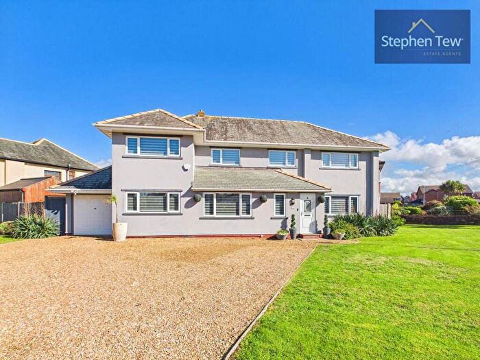 5 Bedroom Detached House For Sale In Bosworth Place, Blackpool, FY4