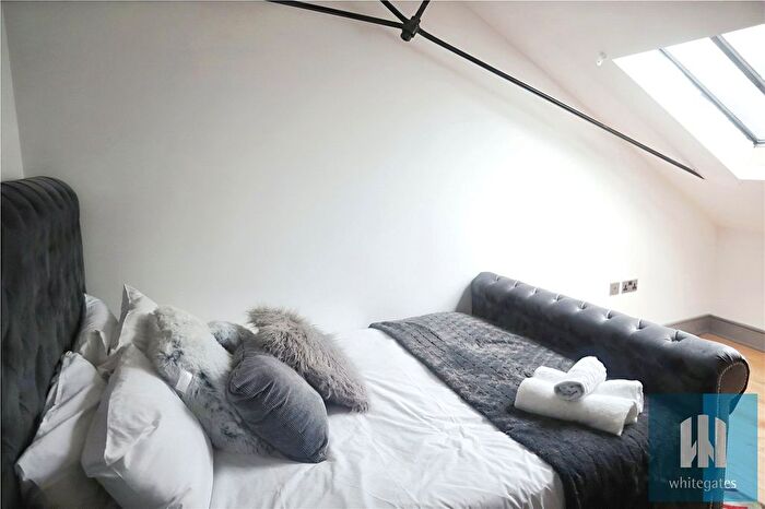 2 Bedroom Flat To Rent In Britannia Buildings, St Peters Street, Huddersfield, HD1