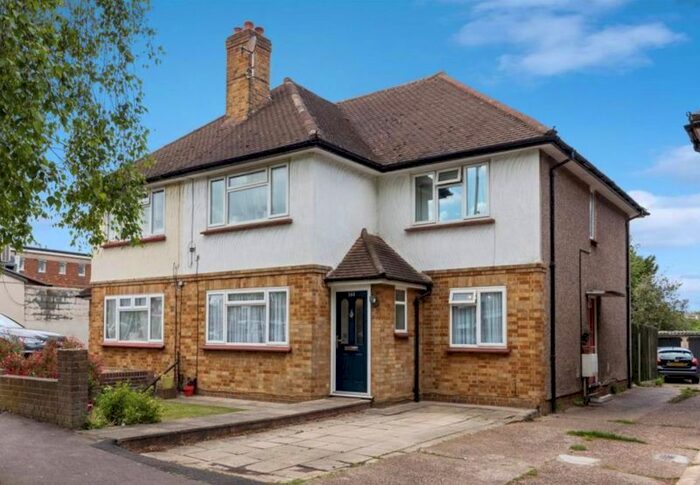 2 Bedroom Flat To Rent In Epsom Road, Sutton, SM3