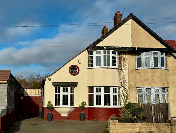 3 Bedroom Semi Detached House For Sale In Broad Walk, London, SE3