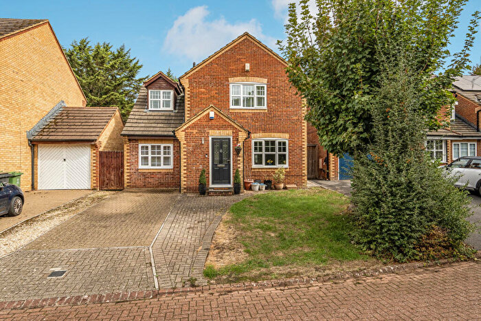 4 Bedroom Detached House For Sale In Dunsford Close, Kingshill, Swindon, SN1