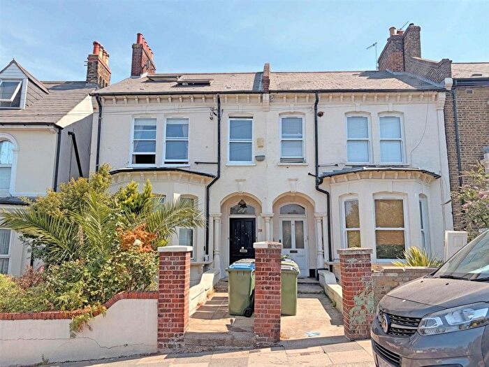 1 Bedroom Flat For Sale In Eglinton Hill, Greenwich, SE18
