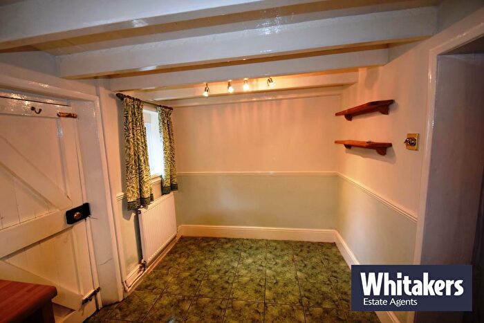 2 Bedroom Cottage To Rent In Church Street, Sutton, HU7