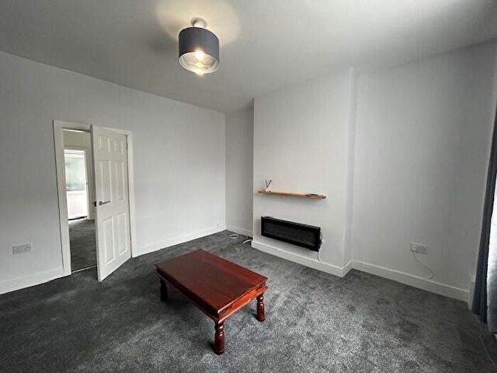 3 Bedroom Terraced House To Rent In Oldfield Road, CH65