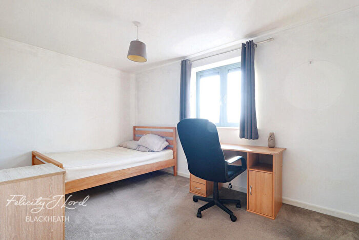 2 Bedroom Apartment To Rent In Gunyard Mews, London, SE18