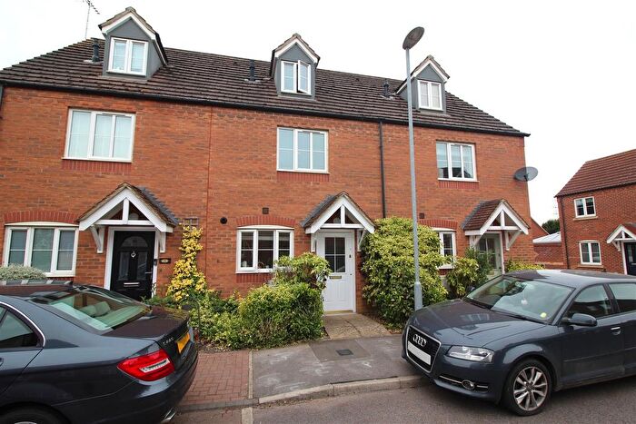 3 Bedroom Town House For Sale In Kestrel Drive, Bourne, PE10