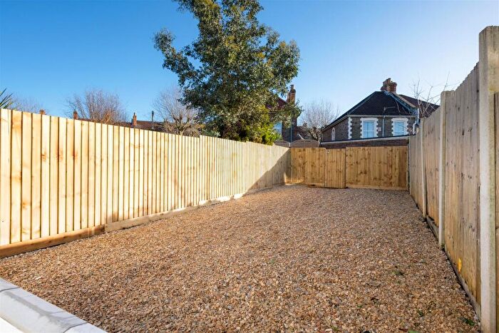 8 Bedroom End Of Terrace House To Rent In Bath Street, Staple Hill, BS16