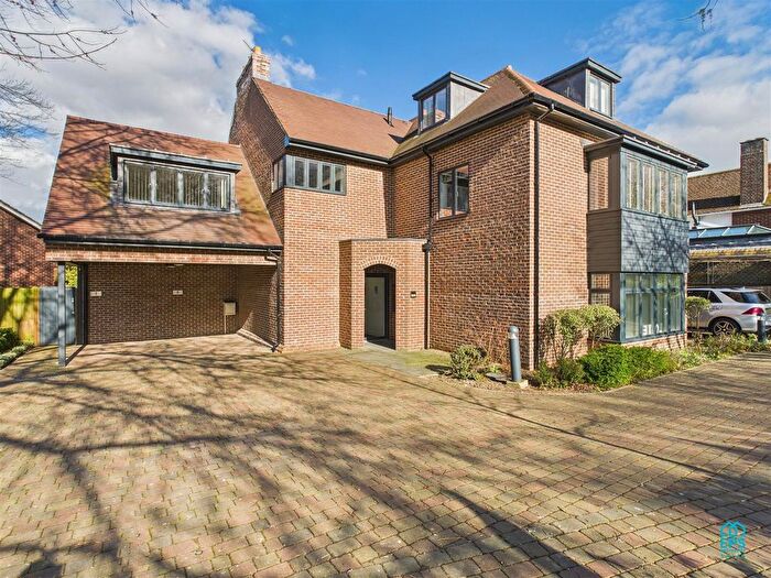 1 Bedroom Flat To Rent In Hills Road, Cambridge, CB2