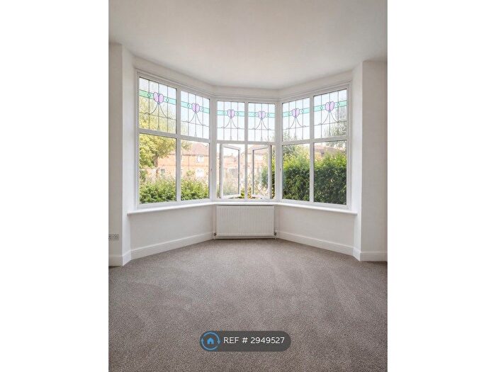 Studio To Rent In Emma Court, Rochester, ME1