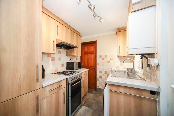 3 Bedroom End Of Terrace House For Sale In Longfield Road, Tring, HP23