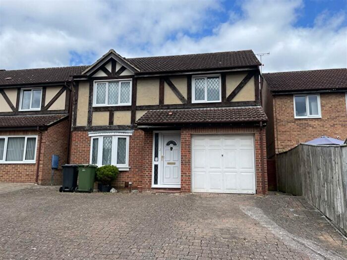 3 Bedroom House To Rent In Lomond Close, Sparcells, Swindon, SN5