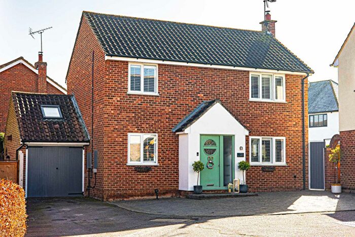4 Bedroom Detached House For Sale In Sheridan Close, Rayleigh, SS6