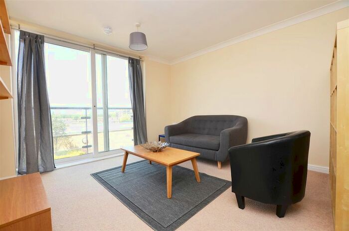 1 Bedroom Flat To Rent In Tilley Road, Feltham, TW13