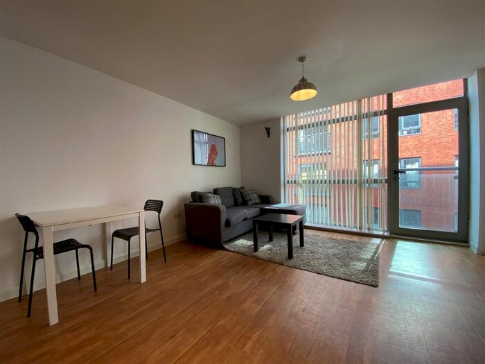 2 Bedroom Flat To Rent In Ludgate Hill, Manchester, M4