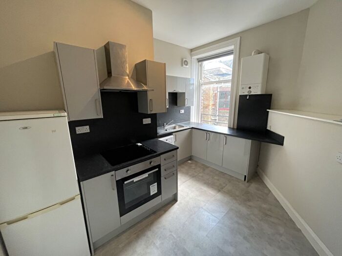 3 Bedroom Flat To Rent In Victoria Road, Dundee, DD1