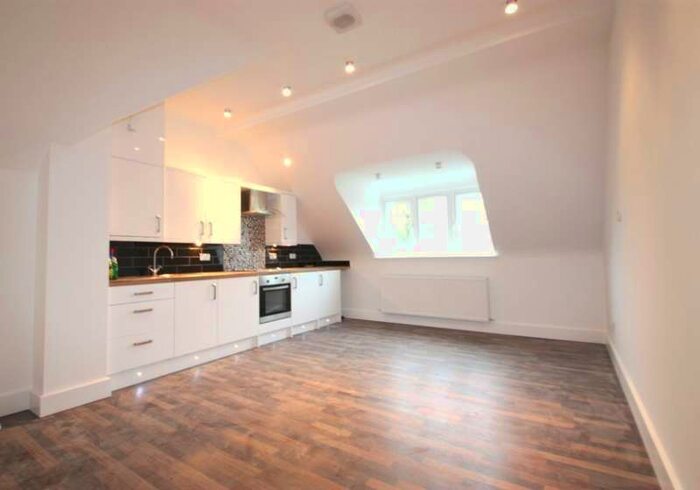 1 Bedroom Apartment To Rent In Drewstead Road, Streatham, SW16