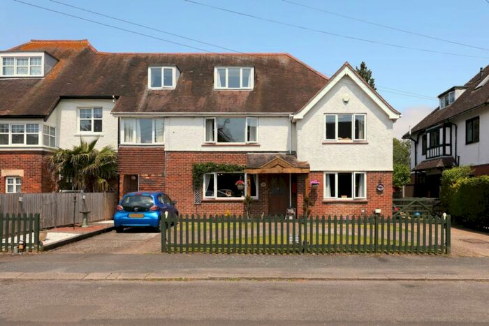 5 Bedroom Semi-Detached House To Rent In Broadfield Road, Folkestone, CT20