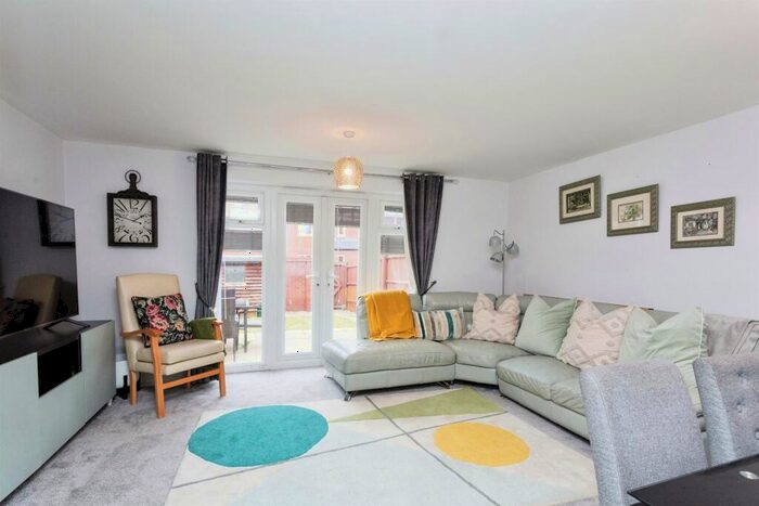 3 Bedroom Terraced House To Rent In Mayflower Street, Buckingham, MK18