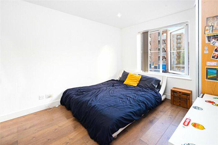 2 Bedroom Flat For Sale In Laburnum Street, London, E2