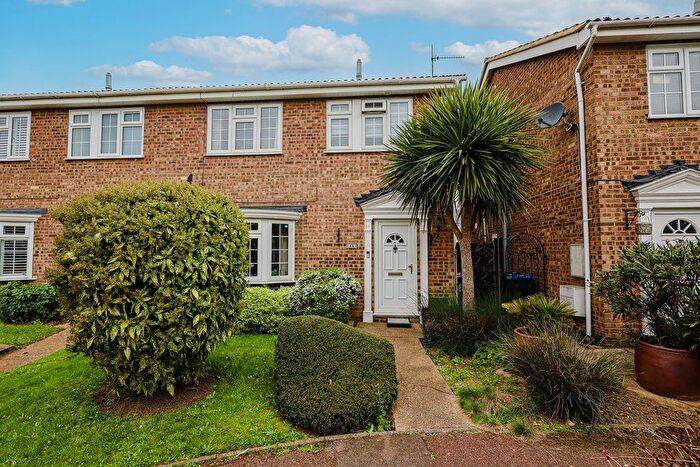 3 Bedroom End Of Terrace House For Sale In Collins Way, Leigh-On-Sea, SS9