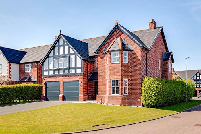 5 Bedroom Detached House For Sale In Kingfisher Close, Saighton, CH3