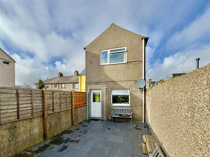 3 Bedroom Semi-Detached Bungalow For Sale In Penrhydlyniog, Pwllheli, LL53