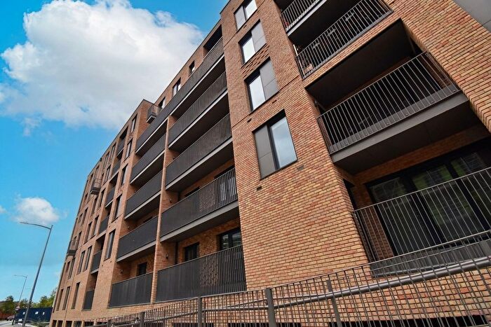 2 Bedroom Flat To Rent In Victoria Road, Pyramid House, TN23