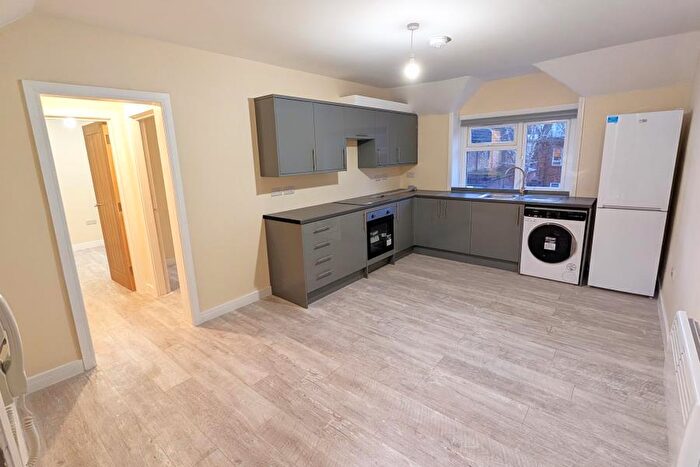 2 Bedroom Flat To Rent In Woking, Surrey, GU21