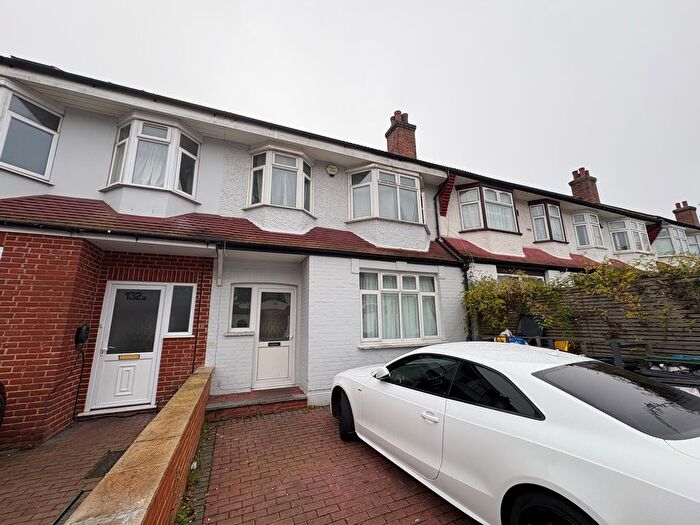 Barn Conversion To Rent In Arcadian Gardens, London, N22