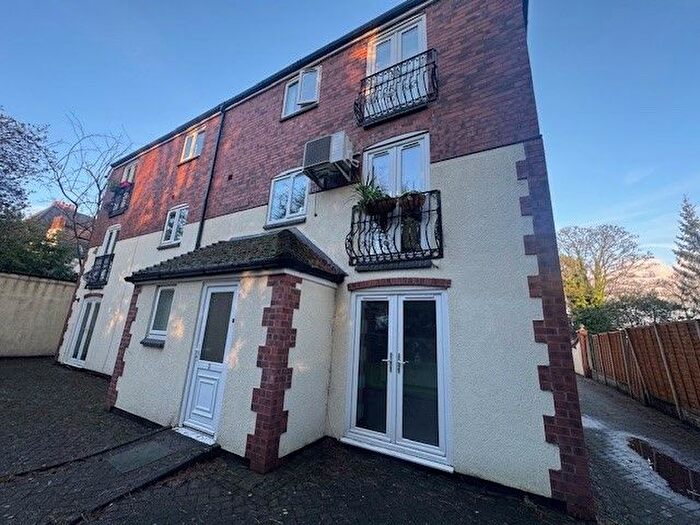 2 Bedroom Flat To Rent In Wake Green Road, Birmingham, B13