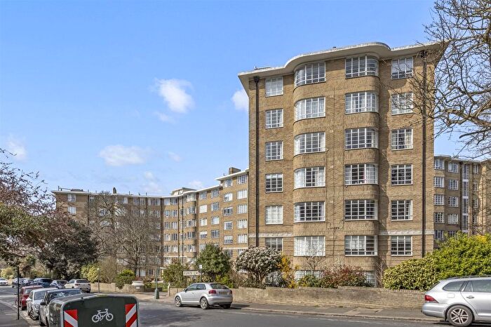 1 Bedroom Flat For Sale In Furze Croft, Furze Hill, Hove, BN3