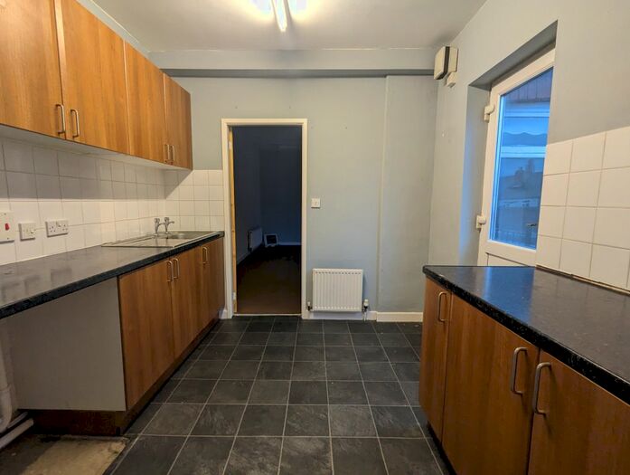 2 Bedroom Flat To Rent In Houghton Road, Thurnscoe, Rotherham, S63