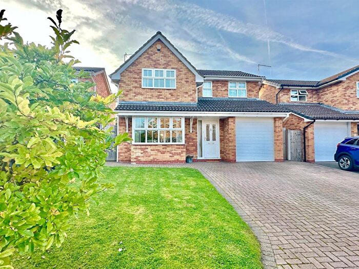 4 Bedroom Detached House For Sale In Chilworth Close, Wistaston, Cheshire, CW2