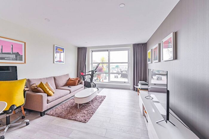 2 Bedroom Flat For Sale In This Space, Nine Elms, London, SW8