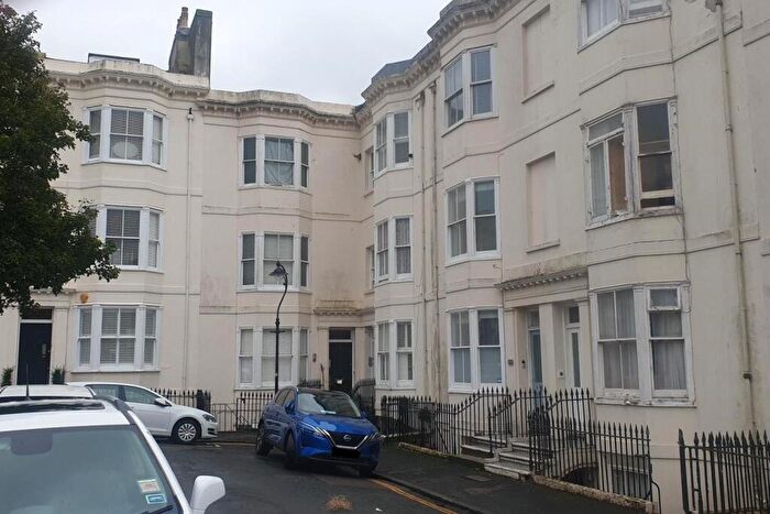 2 Bedroom Apartment For Sale In Clarence Square, Brighton, East Sussex, BN1