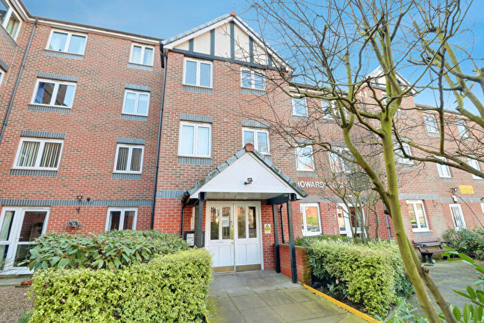 2 Bedroom Apartment To Rent In Balmoral Road, Westcliff-on-sea, SS0