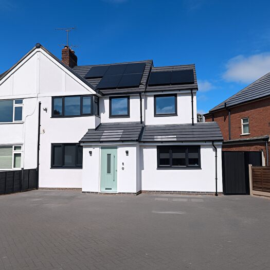 6 Bedroom Semi-Detached House For Sale In Tachbrook Road, Leamington Spa, CV31