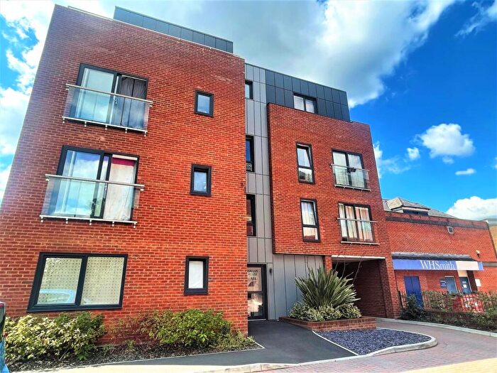 2 Bedroom Apartment To Rent In Gallus House, GU15