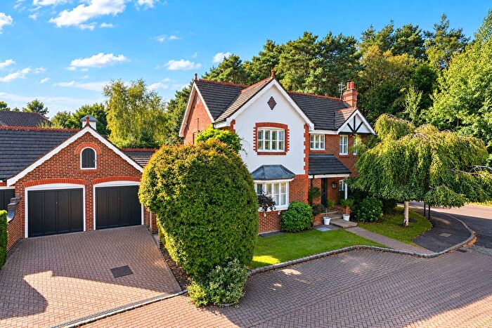 5 Bedroom Detached House For Sale In Lightwater, Surrey, GU18