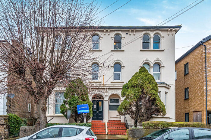 2 Bedroom Apartment For Sale In Lennard Road, Croydon, CR0