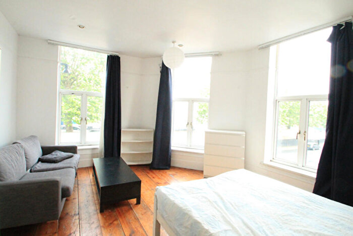 4 Bedroom Flat To Rent In Caledonian Road, Islington, N7