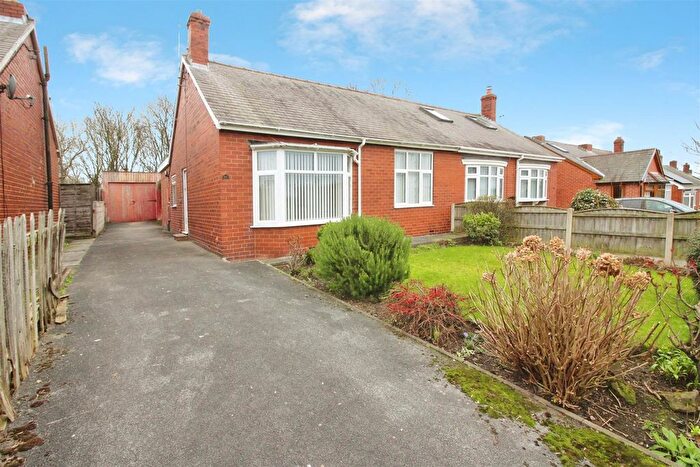 2 Bedroom Semi Detached Bungalow For Sale In Broomhill, Castleford, WF10