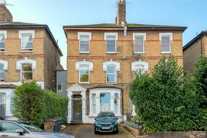 2 Bedroom Flat To Rent In Middle Lane, Crouch End, London, N8